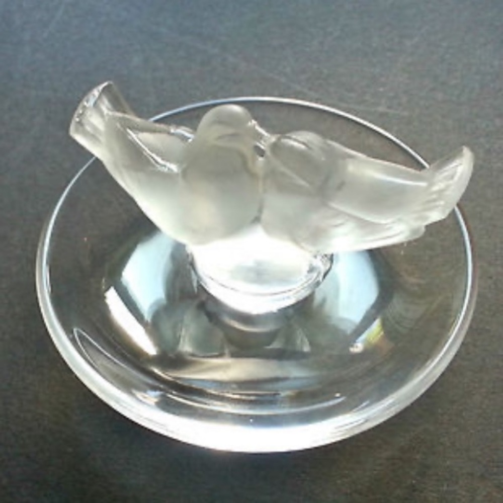 Lalique "Kissing Doves" pin ring dish